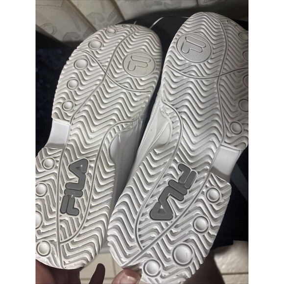 New Men's Fila Summerlin Tennis White Silver Size 10 1/2. Brand New No Box - Picture 6 of 6